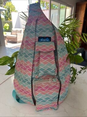 KAVU Original Rope Bag in a multicolored wave pattern Lightweight Crossbody -